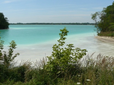 Zamki, jaskinie i woda jak na Karaibach. Te trzy miejsca w Polsce odbiorą ci mowę
