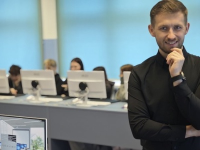 Polski nauczyciel w ścisłym finale „Nauczycielskiego Nobla”