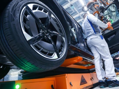 Merz: Niemcy muszą przewodzić transformacji motoryzacji