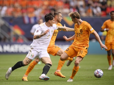 Trela: Oranje z Oranii i Azzurri z Sabaudii. Nieoczywiste stroje piłkarskich reprezentacji