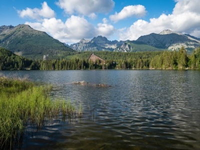 Najpiękniejsze jezioro w Tatrach? Widoki zapierają dech w piersiach