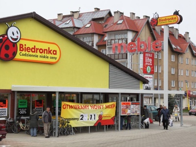 UOKiK stawia trzy zarzuty właścicielowi Biedronki. Gigant reaguje. 