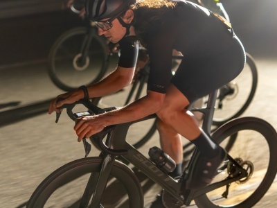 Garmin w końcu ma nowy, mały komputer rowerowy. Nawet nim zapłacisz