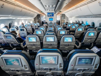 Te trasy LOT Polacy wybierają najchętniej. Korzysta z nich połowa pasażerów