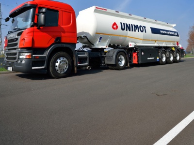 Trzeci gracz na rynku paliwowym pokazał wyniki. Przychody poszły w górę, ale zyski nie chciały