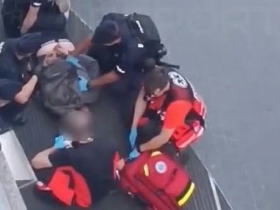 Agresywny mężczyzna siał postrach w Złotych Tarasach. Policjanci nie mieli wyjścia