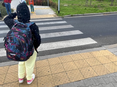 Kiedy dziecko może wracać samo ze szkoły? Nie zawsze wystarczy pisemna zgoda rodziców