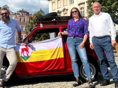 Maluch znów w trasie – jeleniogórska para wyrusza z Nowego Jorku do Key West, dziś spotkali się z prezydentem miasta