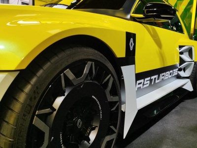 Renault zdominowało targi IAA Mobility 2025 w Monachium – mimo ataku Chińczyków. Relacja własna