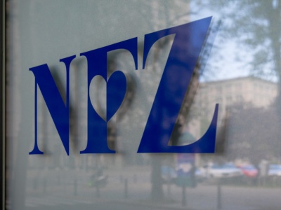 Miliardy na minusie, ale to i tak mniej niż w ubiegłych latach. Sprawozdanie NFZ za 2024 rok