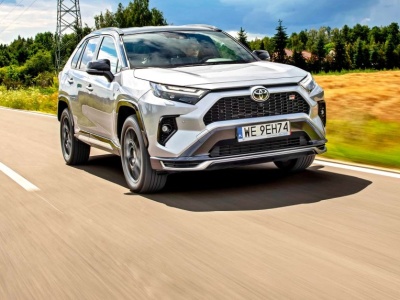 Toyota RAV4 Plug-in Hybrid GR Sport: schodzi ze sceny, ale wciąż jest w dobrej formie | TEST