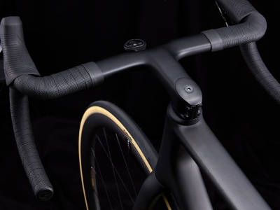 Cervelo R5 2025. Kanadyjski rower, który waży mniej niż pozwalają przepisy