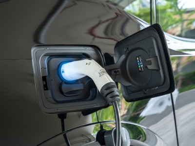 Zmiana w NaszEauto miała powstrzymać chińskie elektryki, a wykluczy z dotacji pół rynku