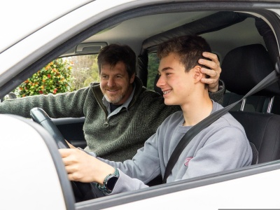 Prawo jazdy dla nieletnich? Tak polski rząd chce walczyć z wykluczeniem komunikacyjnym