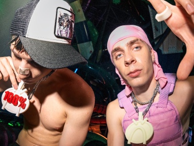 Kinny Zimmer i Kaptur włamali się do Suntago