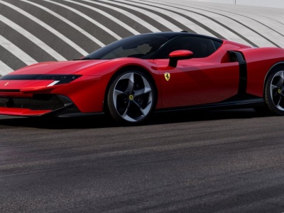 Ferrari Testarossa powraca – jako hybryda plug-in i debiutuje od razu jako coupe oraz spider