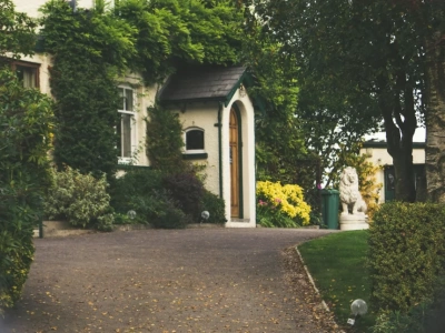 W jaki sposób można oświetlić podjazd?