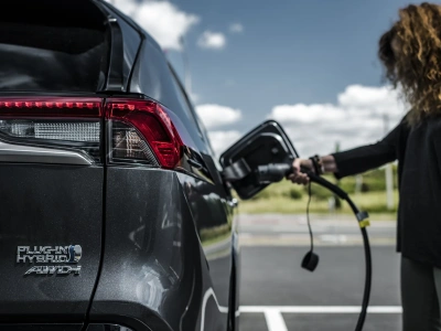 Hybrydy: Rzeczywiste emisje CO₂ nawet pięciokrotnie wyższe niż w testach!