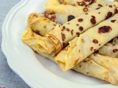 Najlepsze naleśniki robię z 2 składników. Nie mają mąki i mleka, a są elastyczne i mięciutkie