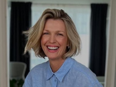 Ten kolor w szafie powinna mieć każda 50-tka. Komplet Magdy Mołek robi furorę