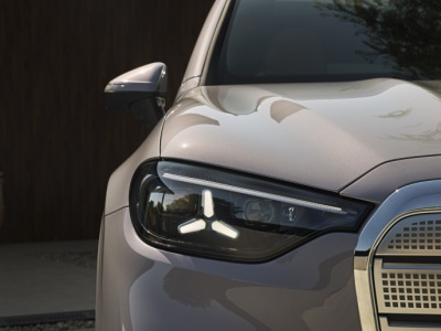 BMW iX3 kontra Mercedes GLC EQ - premierowe starcie popularnych SUV-ów. Który lepszy?