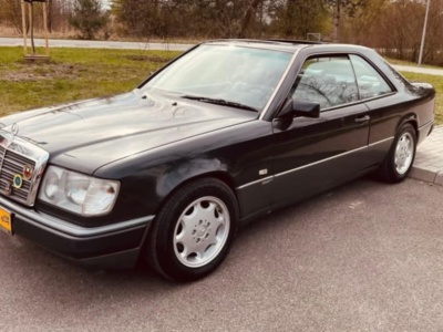 Klasyk Miesiąca – Mercedes‑Benz 300 CE (C124)