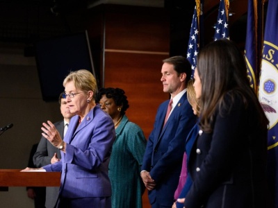 Kongresmenka Demokratów Marcy Kaptur: „Rosja przekroczyła jasną czerwoną linię!”. Jednak nie wszyscy w Kongresie podzielali oburzenie „antyrosyjskich jastrzębi”