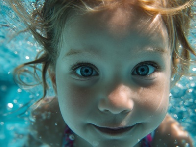 Nauka pływania: Dlaczego warto zapisać dziecko na lekcje pływania