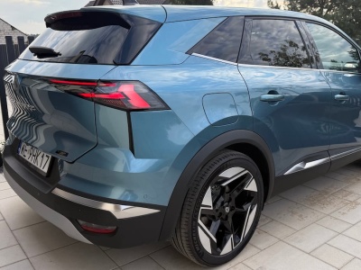 Ma większy silnik niż chińczyki, a pali tylko 4,3 litra. Przez wakacyjny debiut mało kto w ogóle go zauważył