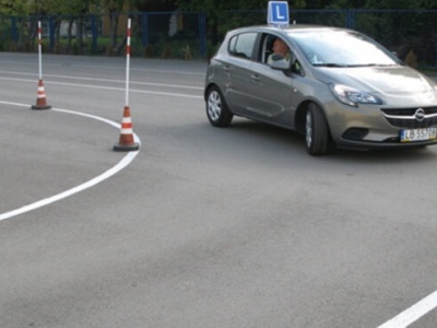 Terminy kursów i szkoleń organizowanych przez Wojewódzki Ośrodek Ruchu Drogowego na wrzesień 2025