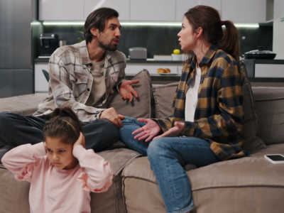 Kłótnia rodziców zawsze działa na dziecko. 3 negatywne skutki, o których nie masz pojęcia