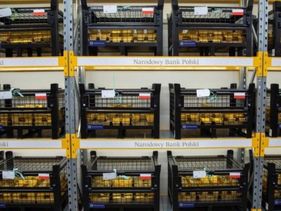 Zarząd NBP za zwiększeniem udziału złota w rezerwach