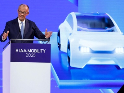 Kanclerz Niemiec przeciwko zakazowi sprzedaży aut spalinowych