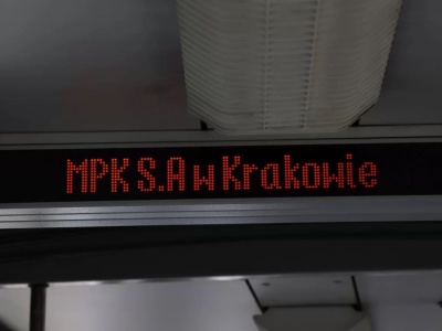 Kalwaryjska. Kolizja samochodu z tramwajem