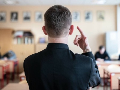 Mniej religii w szkole. Księża mówią o 