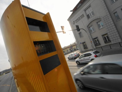 Czy fotoradar wlepia mandat za telefon? Wielu kierowców o tym nie wie