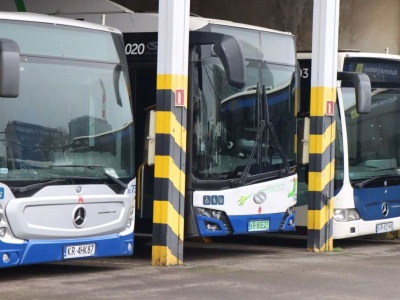 Zmiany dotkną linii autobusowych 122, 142, 180, 422, 442, 601, 608 [INFORMATOR]