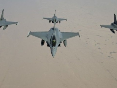 Macron: Francja wyśle myśliwce Rafale do ochrony przestrzeni powietrznej Polski