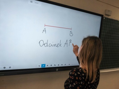 Resort edukacji pozbawił tysiące nauczycieli prawa do nagrody. 