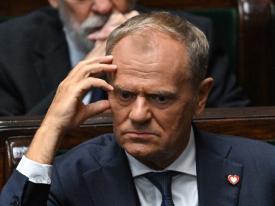 Sondaż dla „SE”: PiS – 33,53 proc., KO – 31,94 proc., Konfederacja – 12,46 proc.