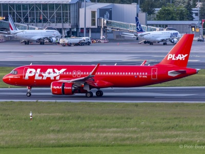 PLAY straciły w sierpniu jedną trzecią pasażerów