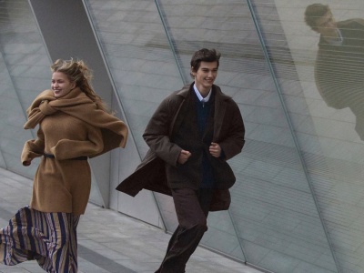 Japoński minimalizm i preppy chic. Najmodniejsze połączenie tej jesieni