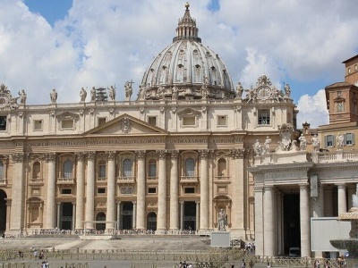 Oficjalny dziennik Watykanu w obronie Polski. Krytykuje Rosję i Izrael