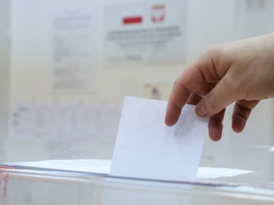 Raport o stanie demokracji na świecie. Tak wypadła Polska