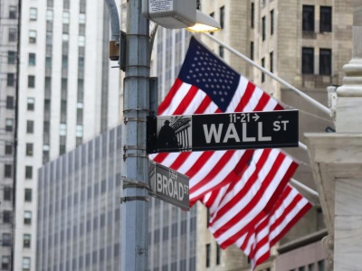 Niewielkie zmiany kontraktów na indeksy rynków akcji w USA