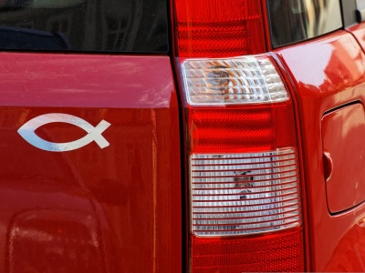 Moda z lat 90. nagle odeszła. Rybka zniknęła z polskich dróg