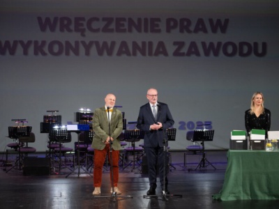 Uroczystość wręczenia Praw Wykonywania Zawodu lekarza w Teatrze Wielkim. „Prawdziwe zawodowe życie zaczyna się dopiero teraz” [ZDJĘCIA]