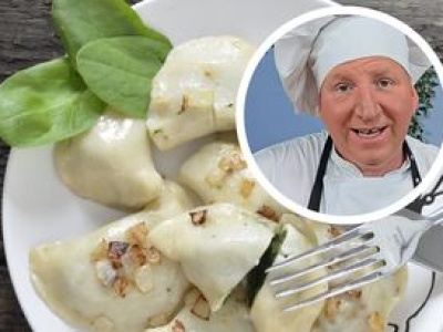 Rączka robi farsz z ziemniaków, ale bez twarogu. Te pierogi biją na głowę nawet ruskie