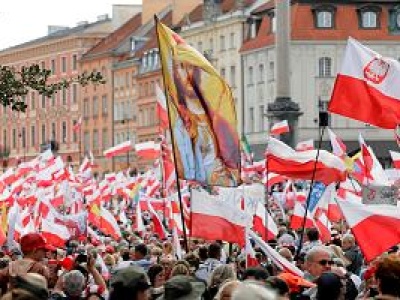 Trzaskowski, Sikorski, PiS - wszyscy karmią nas tą samą bajką o wielkiej Polsce