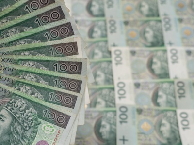 Kilkanaście tysięcy zł pensji. Kto tyle zarabia? Oto jak to zrobić